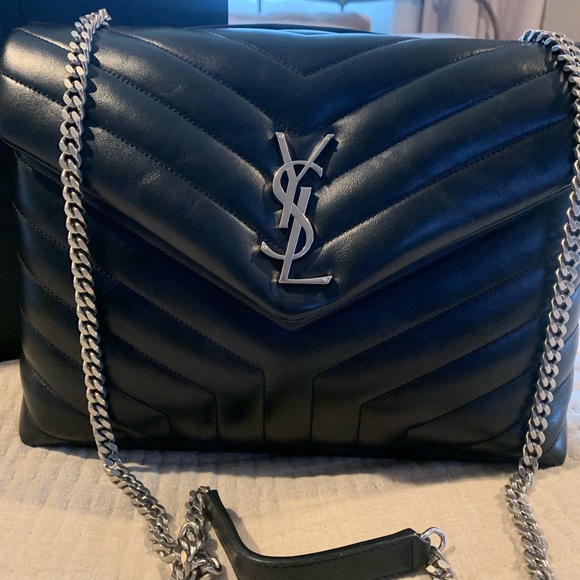 YSL Saint Laurent LouLou Medium in Quilted “Y” Leather - Picture 2 of 15